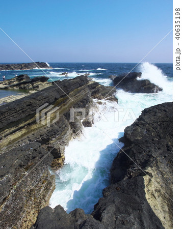 荒波の城ヶ島　　自然風景 40635198