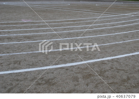 運動会の陸上トラック 40637079