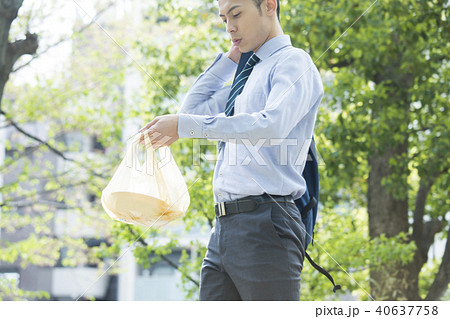 屋外のビジネスマン 屋外のビジネスマン 40637758