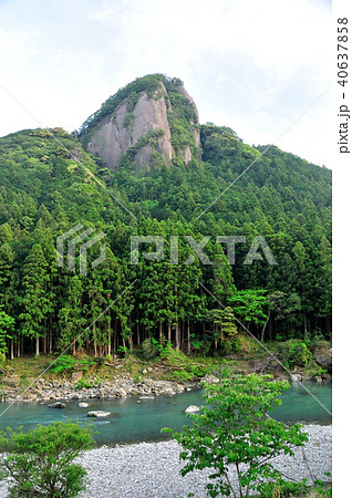 古座川の天柱岩 40637858