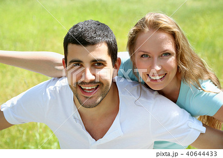 Happy couple 40644433