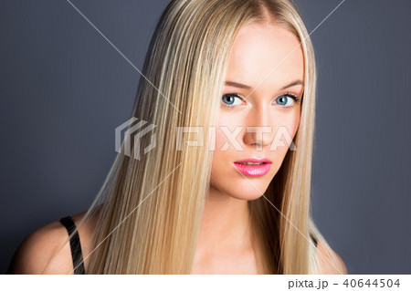 Beautiful girl with a long hair 40644504