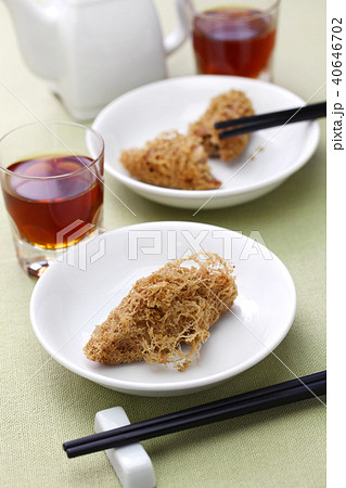 蜂巣炸芋角と紹興酒 40646702