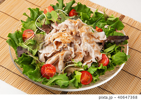 ゴマだれの冷しゃぶ 40647368