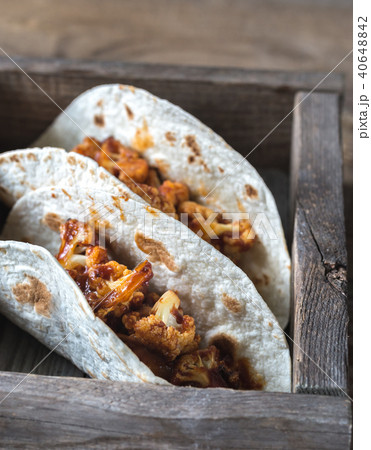 Tacos with spicy cauliflower Tacos with spicy cauliflower 40648842