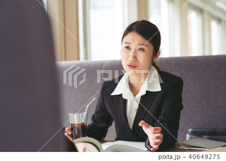 リクルートスーツを着た女性 40649275
