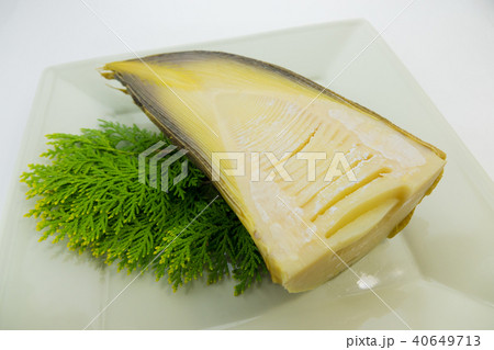 半割りの筍 40649713