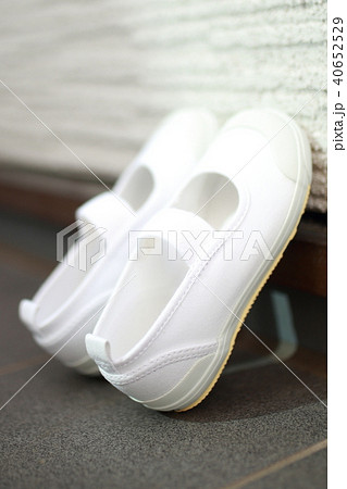 上履き (靴 洗濯物 バルコニー ベランダ コピースペース 干す マンション 一軒家 教室 学校) 40652529