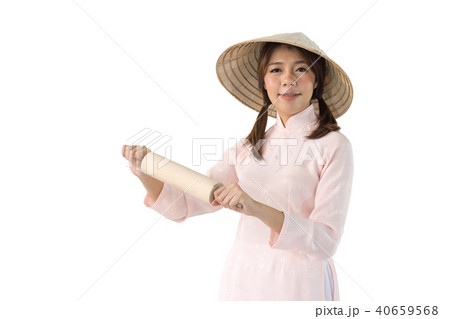 woman vietnam hat holding rolling pi woman vietnam hat holding rolling pi 40659568