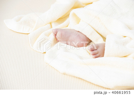 赤ちゃんの足 40661955