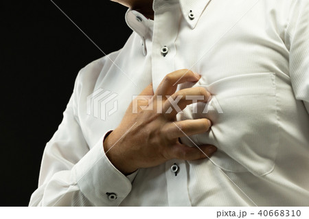男性　胸の痛み　生活習慣病　心筋梗塞 40668310