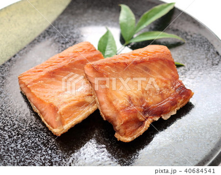 おいしい塩引き鮭　焼き魚 40684541