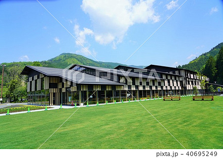 雲の上の図書館（高知県梼原町） 40695249