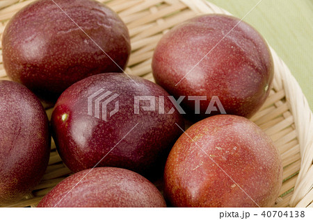 パッションフルーツ 40704138