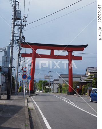 中山道を歩く　八幡宮の鳥居 40709147