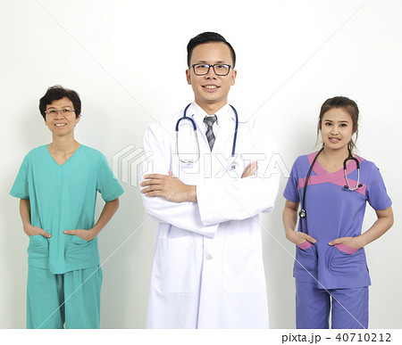 Group of medical professionals 40710212