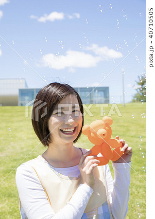 保母さん　保育士　資格取得 40710505