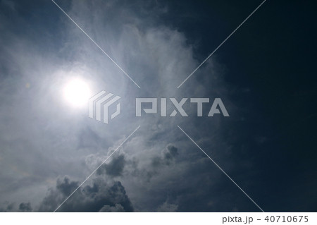 雲と太陽 40710675