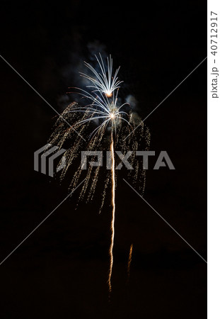 Closeup of isolated fireworks for compositing 40712917