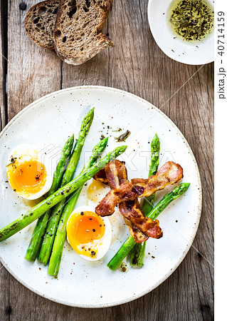 Bacon ,Seared Asparagus and Soft boiled egg  40714159