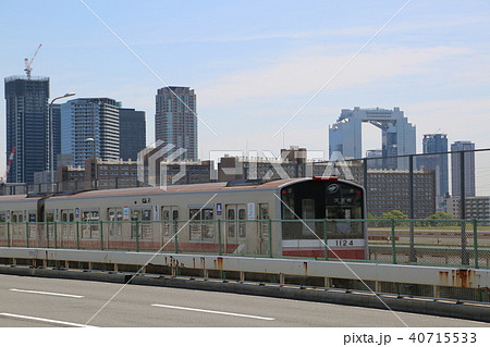 ビルと電車 ビルと電車 40715533