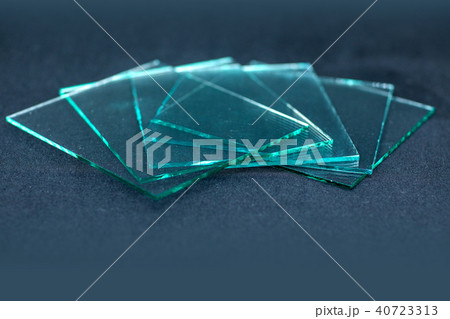 Sheets of Factory manufacturing tempered clear float glass panels cut to size Sheets of Factory manufacturing tempered clear float glass panels cut to size 40723313
