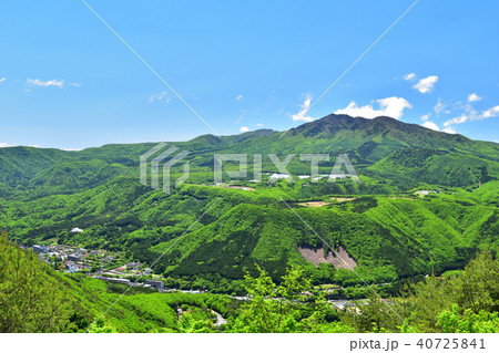 塩那スカイラインから観た塩原温泉 40725841