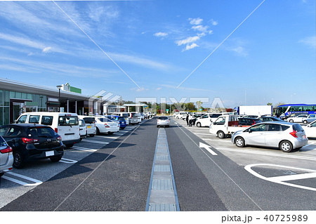 高速道路のパーキングエリア 40725989