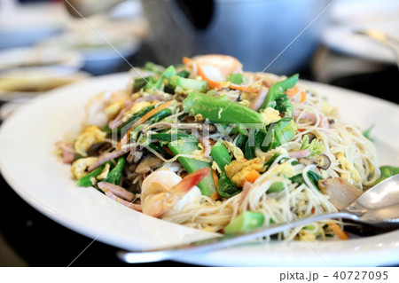 Hong Kong Noodle 40727095