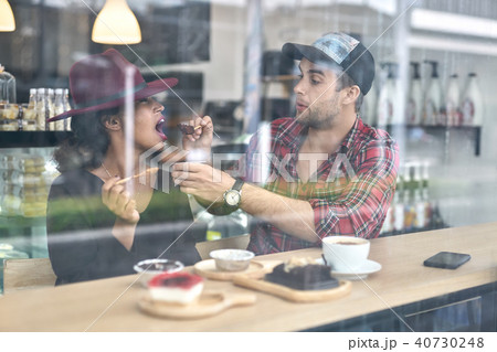 Dating of interracial couple 40730248