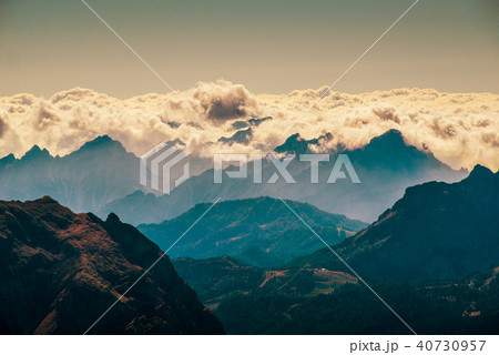 italien dolomites, rifugio lagazuoi, south tyrol italien dolomites, rifugio lagazuoi, south tyrol 40730957