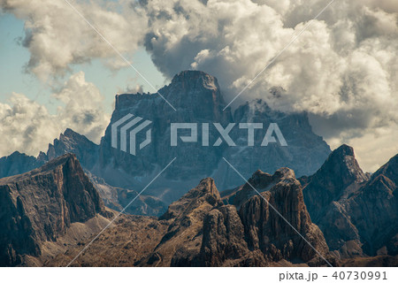 dolomites, rifugio lagazuoi, cortina d´ampezzo dolomites, rifugio lagazuoi, cortina d´ampezzo 40730991