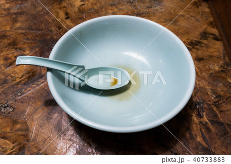 ラーメンを完食した後のどんぶり ラーメンを完食した後のどんぶり 40733883