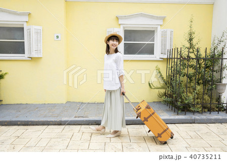旅行イメージ　女性　1人 40735211