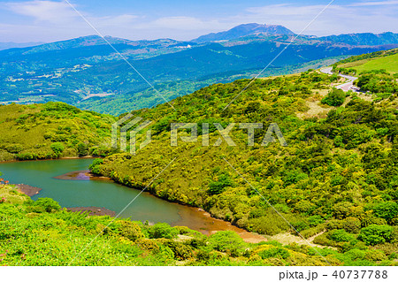 (静岡県)玄岳の氷ヶ池と箱根連山 (静岡県)玄岳の氷ヶ池と箱根連山 40737788
