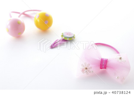 ヘアゴムとヘアピン 40738124