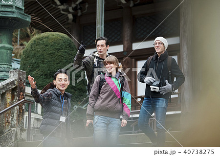 外国人　観光　お寺 40738275