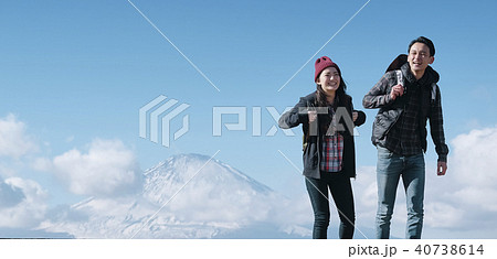 富士山　眺望　トレッキング　カップル 40738614