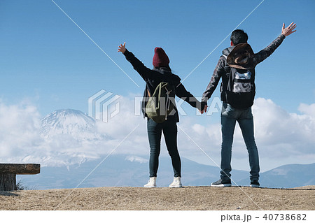 富士山　眺望　トレッキング　カップル 40738682