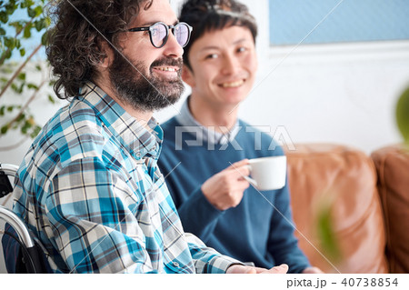 車椅子の男性 ティータイム 車椅子の男性 ティータイム 40738854