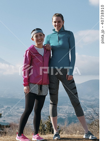富士山 外国人 女性 フィットネス ポートレート 富士山 外国人 女性 フィットネス ポートレート 40738910
