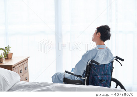 車椅子の男性 医療 車椅子の男性 医療 40739070