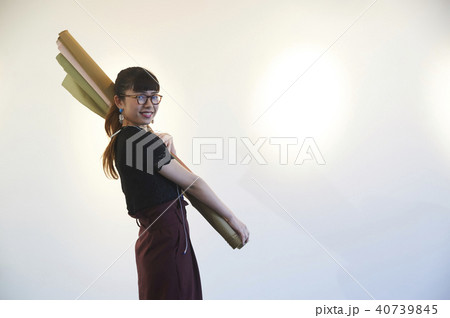女性　アパレル業 40739845