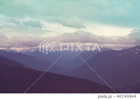 Mountains Mountains 40740944