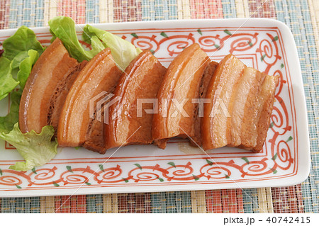 沖縄伝統料理の三枚肉 40742415