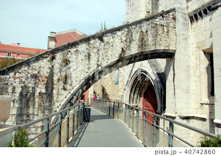 The ruins of the Carmo Church   40742860