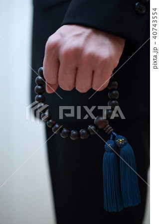 葬儀 (ブラックフォーマル お通夜 告別式 スーツ コピースペース ボディパーツ 顔なし 数珠) 葬儀 (ブラックフォーマル お通夜 告別式 スーツ コピースペース ボディパーツ 顔なし 数珠) 40743554