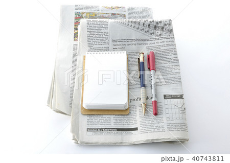 英字新聞 記者 ライター ビジネスマン 英字新聞 記者 ライター ビジネスマン 40743811