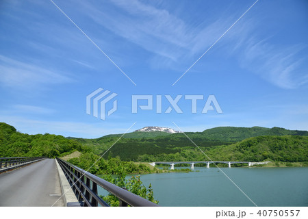 清々しい春の奥州湖と焼石連峰 清々しい春の奥州湖と焼石連峰 40750557