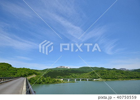 清々しい春の奥州湖と焼石連峰 清々しい春の奥州湖と焼石連峰 40750559